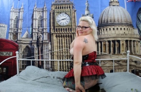 In the MILFUnited Kingdom, a mature individual is among the biggest donors and most of all, the big ass with an inked finger bridge, high boots, glasses, and other significant prizes.
