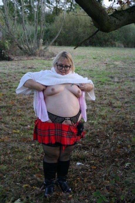 Obese UK Blonde Lexie Cummings Smokes While Flashing In The Countryside