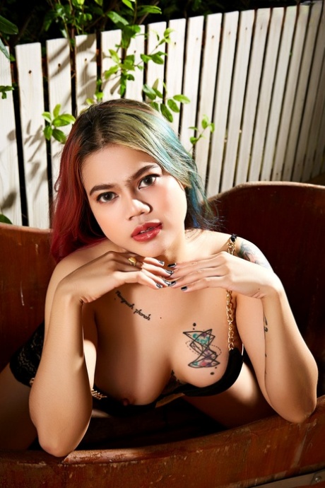 Tattooed Asian Girl Praewa Finger Spreads Her Wet Pussy In A Wooden Bathtub