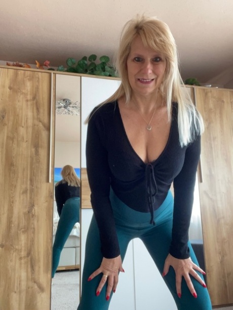Middle-aged Blonde Sweet Susi Gets Naked While Exercising At Home
