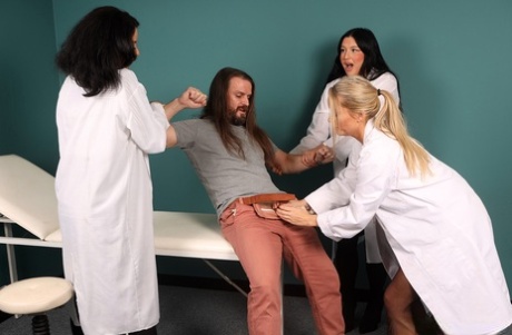 Female Doctors Watch A Blonde Coworker Get Banged By A Patient