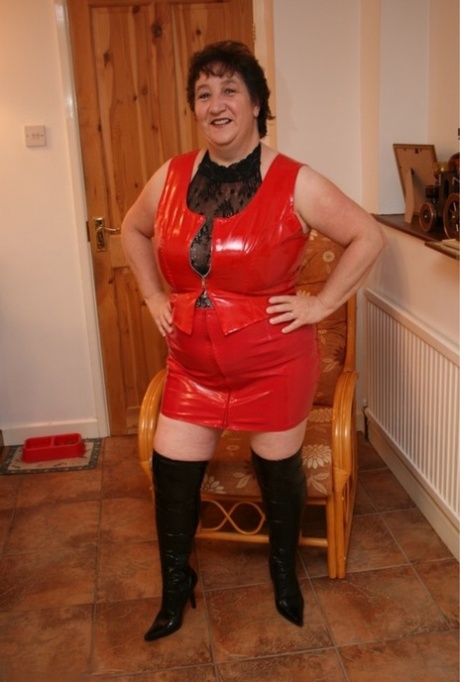 Overweight Mature British Woman Kinky Carol Unzips Her Red Latex Top