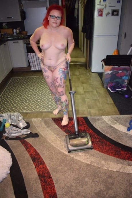 Tattooed British Lady Mollie Foxxx Does Her Housework In The Nude