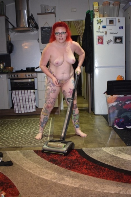 Tattooed British Lady Mollie Foxxx Does Her Housework In The Nude