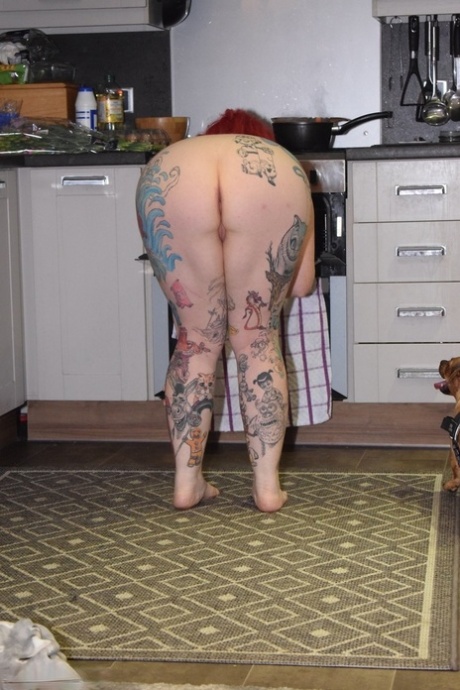 Tattooed British Lady Mollie Foxxx Does Her Housework In The Nude