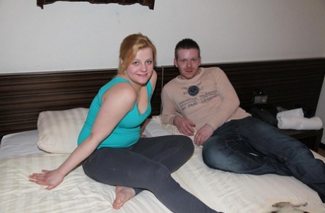 Plump Chick And Her Man Friend Fuck On A Bed After Hooking Up