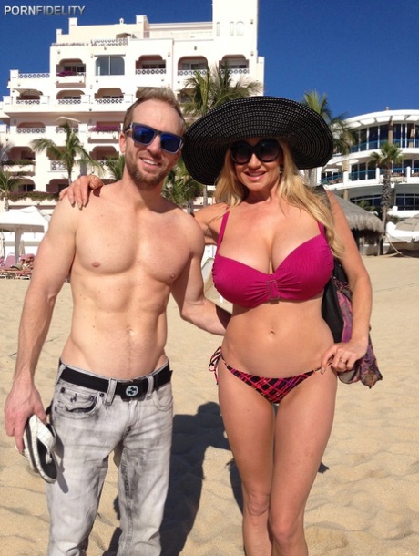 Famous Pornstar Couple Kelly Madison & Ryan Madison Go On A Holiday