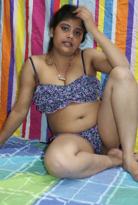 Chubby Indian Female Rupali Strips Naked For A Softcore Shoot