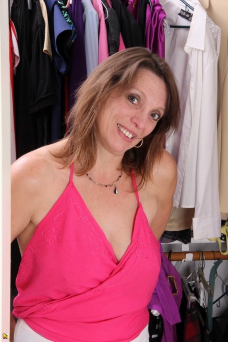 American Housewife Models Naked While Trying On Lingerie In Walk In Closet