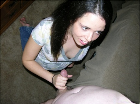 Following her firm tits and bald cunturing, brunette amateur performs a vaginal pump.