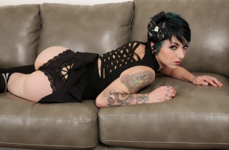 Tattooed Emo Model Rachel Ravaged Stretching Pussy Wide Open After Disrobing