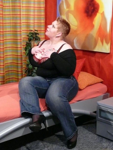 Big Fatty Lucie Unveils Big Pierced Nipples & Tugs Cum Onto Her Massive Juggs