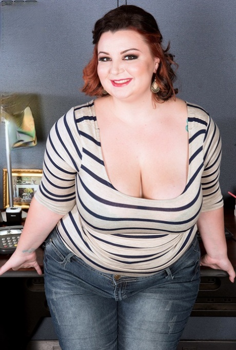 Fat Chick Lucy Lenore Removes Denim Jeans As She Undresses At Her Work Station