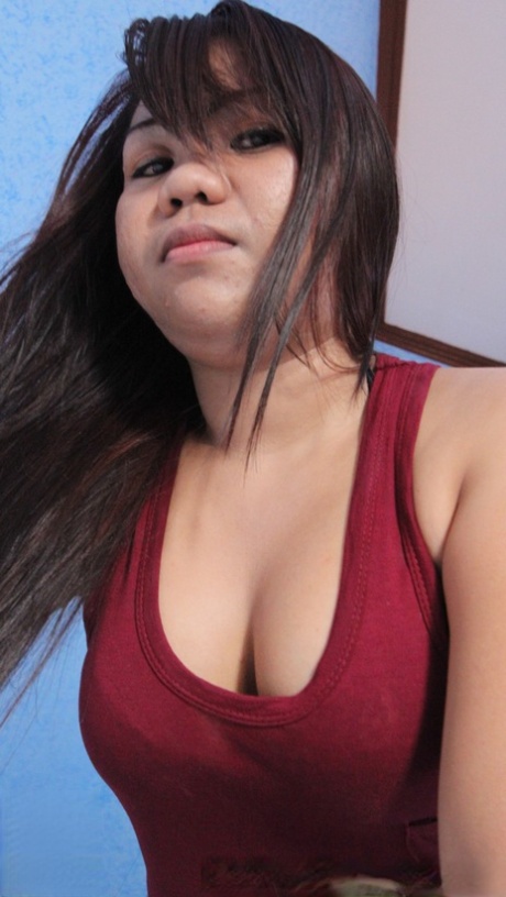 Chubby Filipina Female Takes Off Her Dress To Pose Naked For The First Time