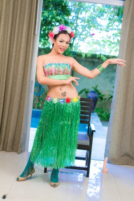 Ladyboy Gold Featuring Cindy Hot Photos