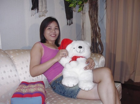 Until her amazing orgasm is over, Bong remains a hairy Asian female who waits days to have fucked.