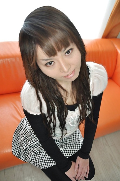 Yoshie Kiyokawa is an adorable Asia prostitute who spread her leg muscles out.