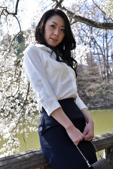 Asian Milf Saeko Kojima Is Demonstrating Her Ass While Outdoor