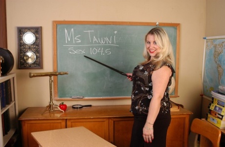 Safest fat teacher Tawni in the classroom displaying her buttocks.