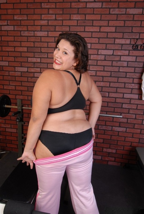 In her gym attire, BBW Monet is seen looking rather old and busty.