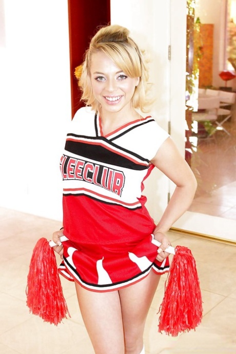 18 Year Old Cheerleader Aurora Monroe Strips Off Her Cute Uniform