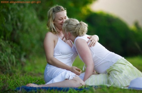 Young Blondes Anneke And Sue-Ann Make Love During Outdoor Lesbian Sex