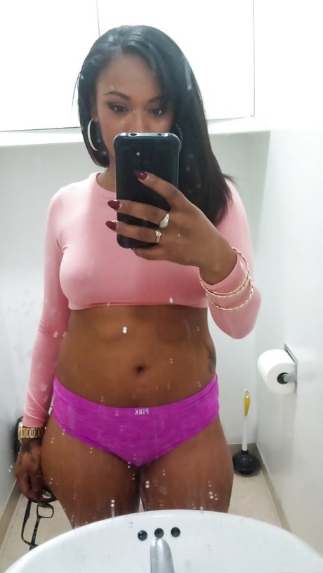 Curvy Black Chick Porsha Carrera Taking Selfies Of Her Big Black Tits
