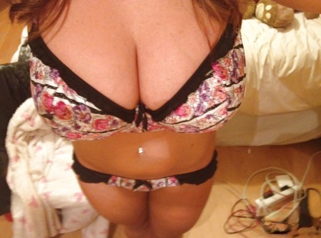 Big tit pornstar Sarah Nicola Randall taking topless homemade selfies - PornHugo.net