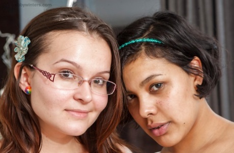 Bald cunty: amateur dykes Chloe V and Maia.