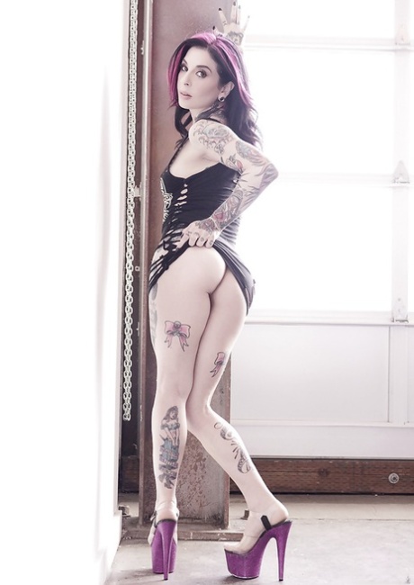Amateur MILF Joanna Angel Showing Off Her Heavily Tattooed Body In The Nude