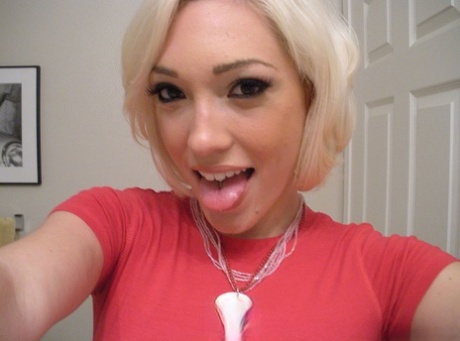 Platinum blonde ex-gf Lily Labeau snaps off nude selfies in bathroom mirror
