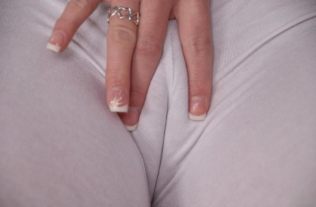 Teen In Heats Kylee Reese Amazing Finger Fucking Of Her Pierced Pussy