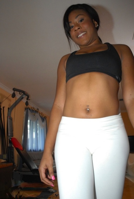 Curvaceous Ebony Siren Takes Off Her White Yoga Pants And Shows Off Her Cunt