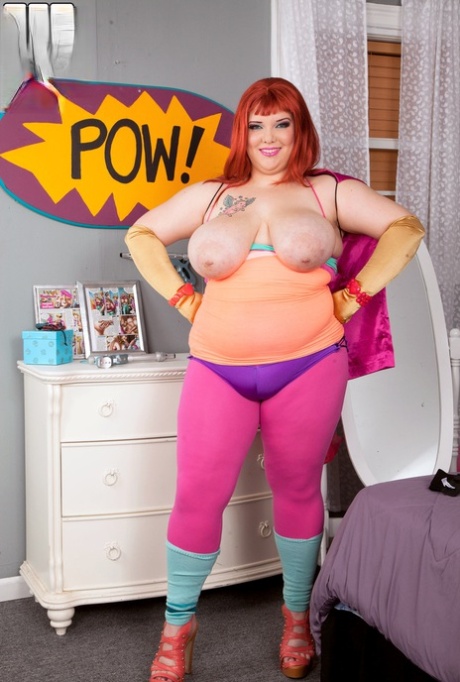 Redhead BBW Kitty McPherson Strips Off Her Cosplay Outfit To Pose Nude