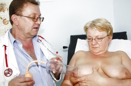Kinky OBGYN Fantasies With Fat Granny Getting Her Hairy Pussy Spread