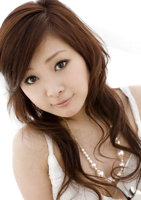 Sweet Asian girl Suzuka Ishikawa exposing her repulsed body.