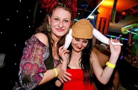 Jizz Starving Gals Showing Off Their Blowjob Skills At A Nightclub Party