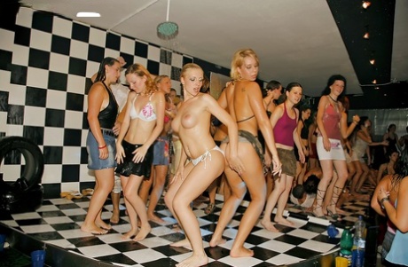 Rammish european MILFs spend some good time at the wet sex orgy - PornHugo.net