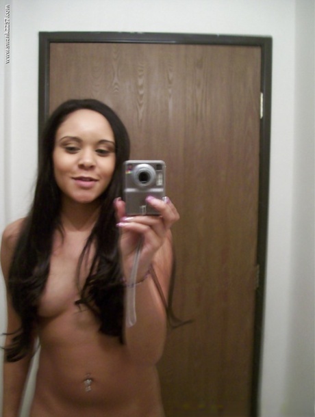 Jaslin Diaz, a sassy latina amateur, is seen posing in the nude while imagining herself.