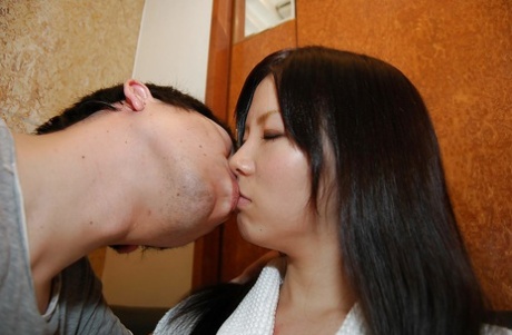 Asian beauty girl Ami Nagashima performs erotic fellatio.