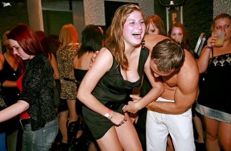 Dirty-minded Amateurs Going Down With Their Friends At The Wild Sex Party