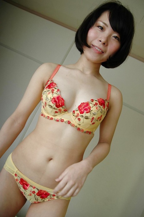 Asian Women Stripping Porn Pics & Naked Photos - PornPics.com