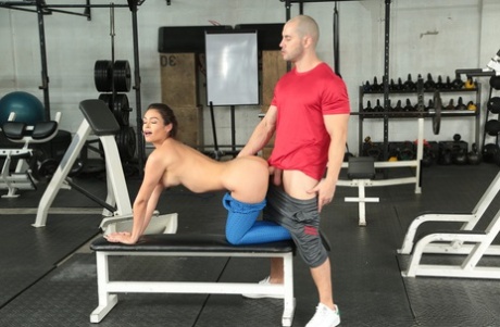 Fantastic Looking Pornstar Katana Kombat Unveils Her Body And Enjoys Gym Sex