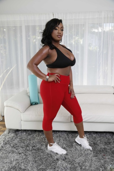 Ebony With Amazing Boobs Layton Benton Strips And Gets Whited On A Yoga Mat