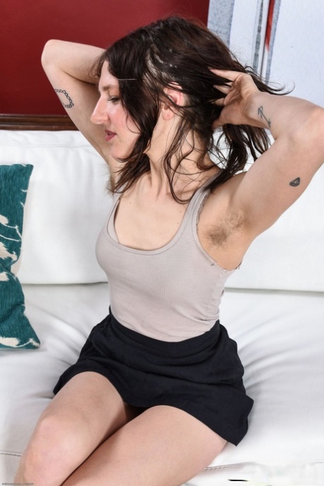 American Hippie Rose Vermillion Flaunts Her Unshaved Armpits & Furry Holes
