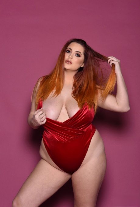 Lovely British Fatty Lucy Vixen Caressing Her Bountiful Natural Breasts
