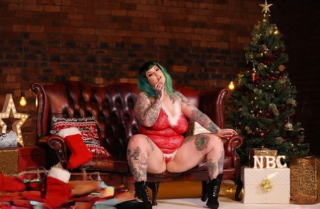 Green Haired BBW Galda Lou Shows Off Her Huge Tattooed Body & Tits In Lingerie