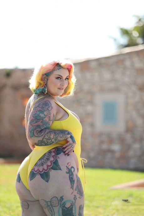 Losing her swimsuit at the pool caused Galda Lou, a tall and overweight model with tattoos, to lose her swimsuit.