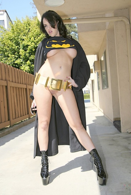 Sweet Batman Girl Emily Parker Reveals Her Huge Juggs And Poses In A Solo