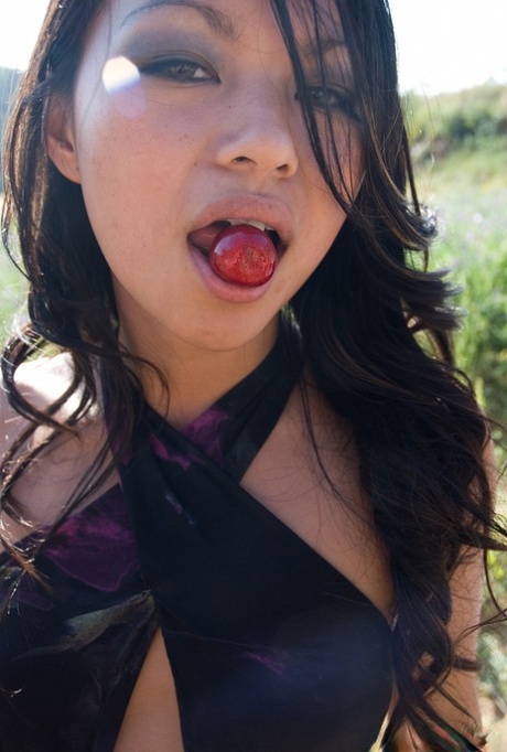 Asian porn star Lady Mai is stuffed in her buttocks before she has the opportunity to taste some cum before eating.